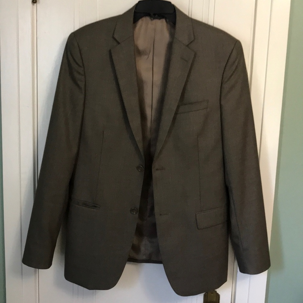 Suit - Picture 2 of 3